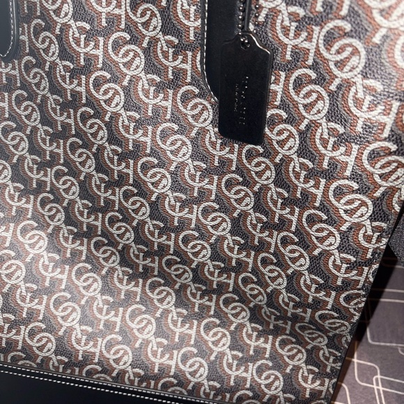 Graham Structured Tote Bag With Coach Monogram Print - Picture 3 of 12